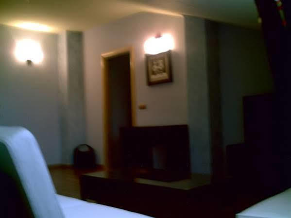 Hotel Alda ทอร์เดซียัส ภายนอก รูปภาพ