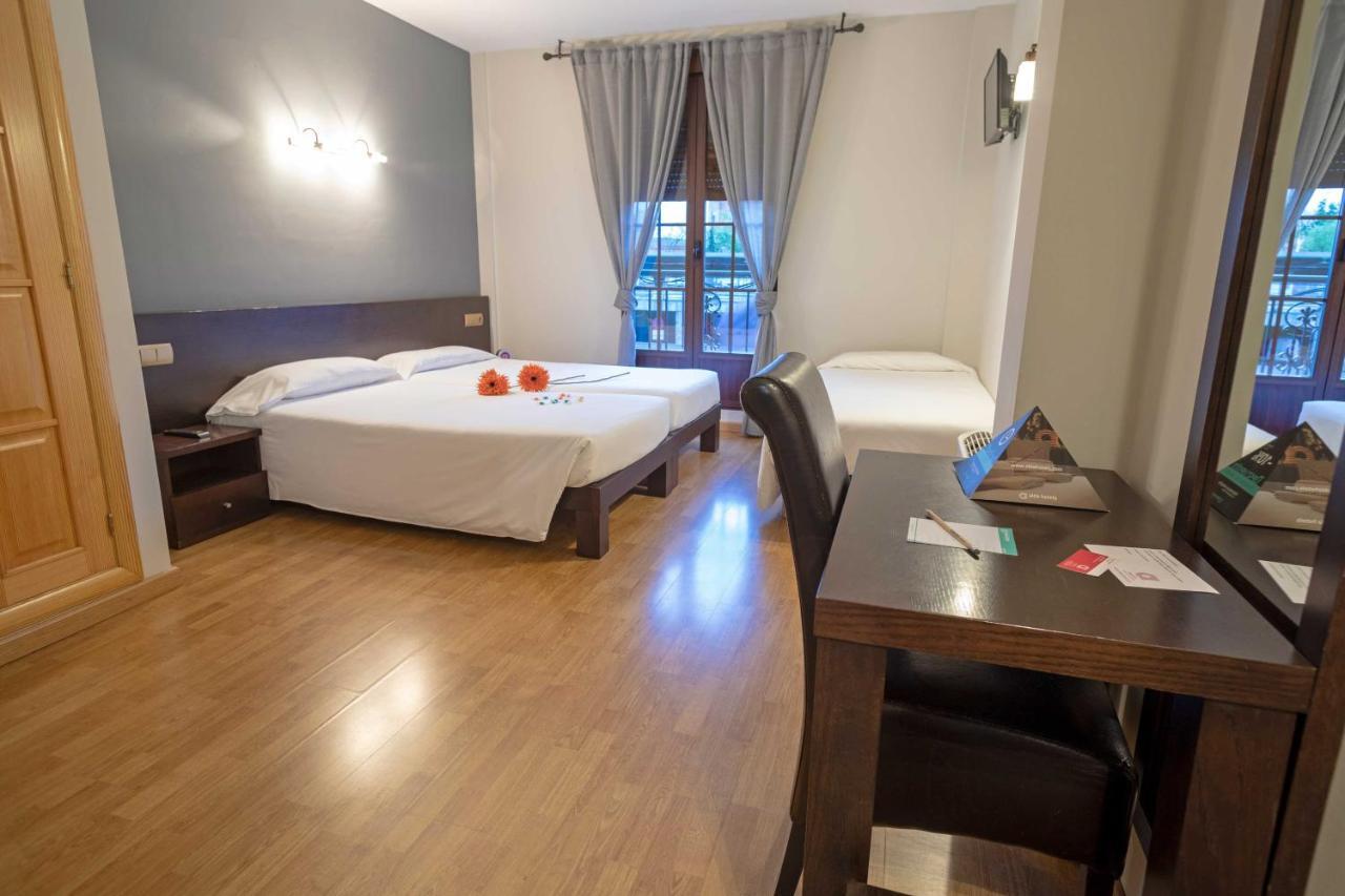 Hotel Alda ทอร์เดซียัส ภายนอก รูปภาพ