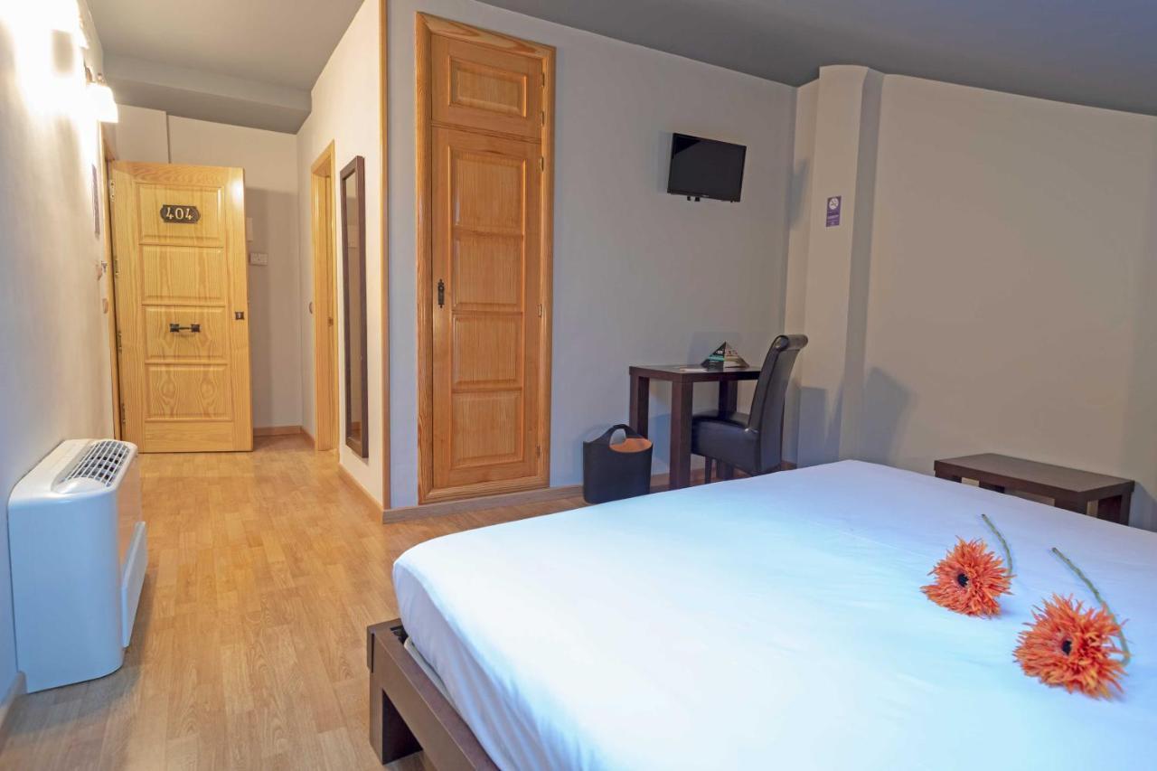 Hotel Alda ทอร์เดซียัส ภายนอก รูปภาพ