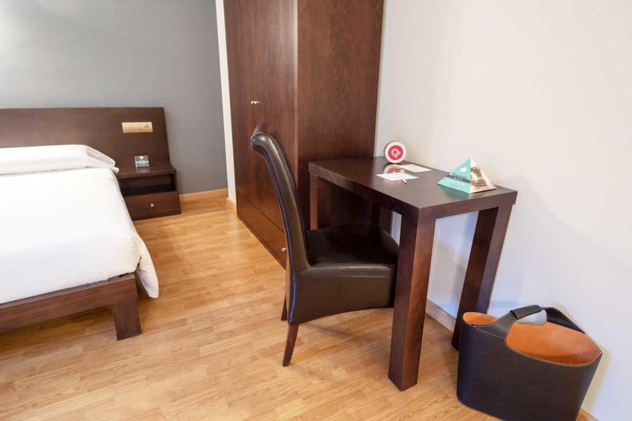 Hotel Alda ทอร์เดซียัส ภายนอก รูปภาพ