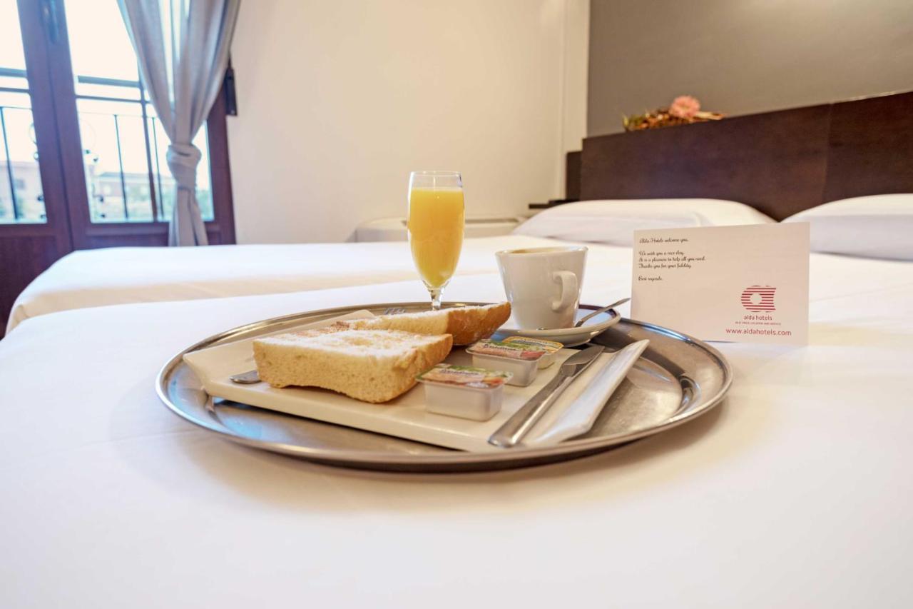 Hotel Alda ทอร์เดซียัส ภายนอก รูปภาพ