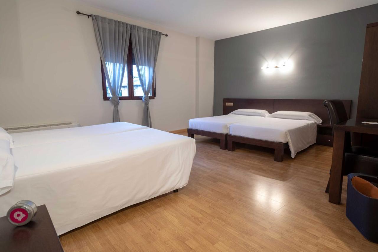 Hotel Alda ทอร์เดซียัส ภายนอก รูปภาพ