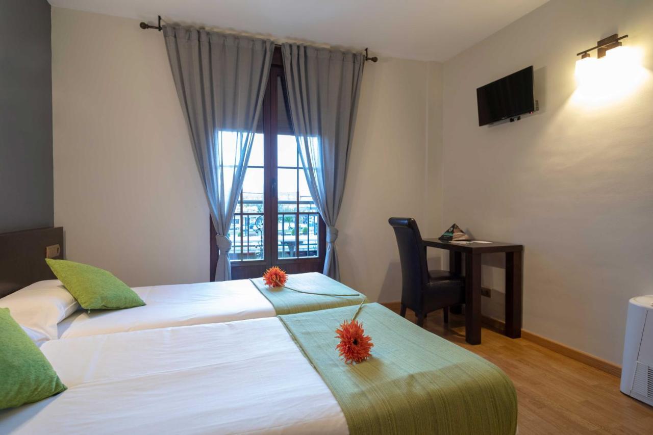 Hotel Alda ทอร์เดซียัส ภายนอก รูปภาพ