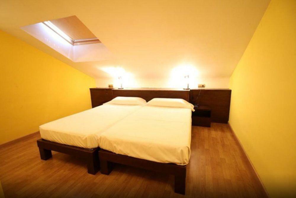 Hotel Alda ทอร์เดซียัส ภายนอก รูปภาพ